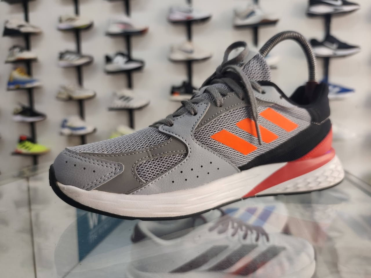 Adidas Response 
لايك وتعليق عالمنشور بيصلك تفاصيل


**إذا كنت صاحب هذا الإعلان وتريد حذفه لأي سبب، رجاءا أرسل رسالة إلى الدعم الفني**