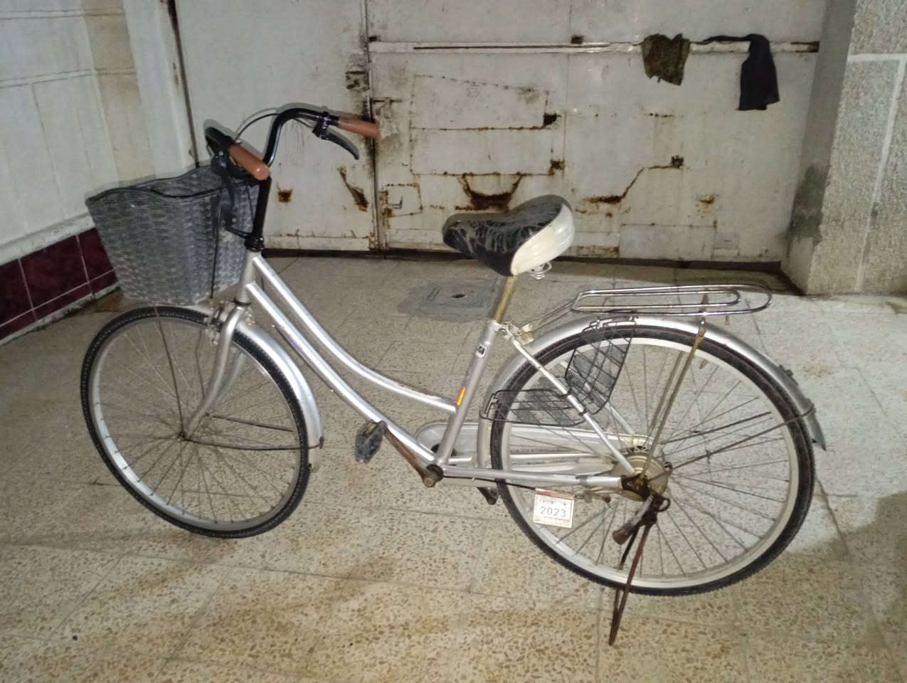 السلام عليكم  بايسكل للبيع نظيف الحجم 26 السعر ب 60 وبو مجال البكان بعقوبه التحرير


**إذا كنت صاحب هذا الإعلان وتريد حذفه لأي سبب، رجاءا أرسل رسالة إلى الدعم الفني**