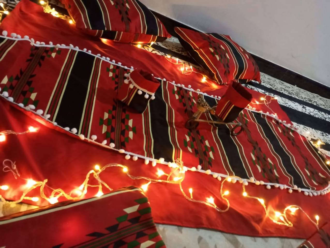 نوفر جميع أنواع الجلسات الرمضانيه حسب طلب الزبون
الاقمشه  كوبلان سدو قديفه شامو همايون
نشتغل جمله ومفرد
***********
