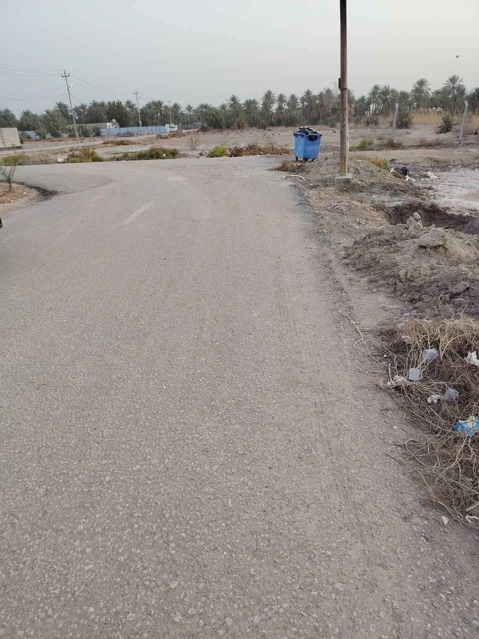 عرصه للبيع المساحة 200م. منطقه هادئه ومخدومة بلكامل. ماي كهرباء اناره ليلية خط مولدة. مدرسه براس الشارع.
اي استفسار اتصل بالرقم.***********. غير متواجد ع فيس
