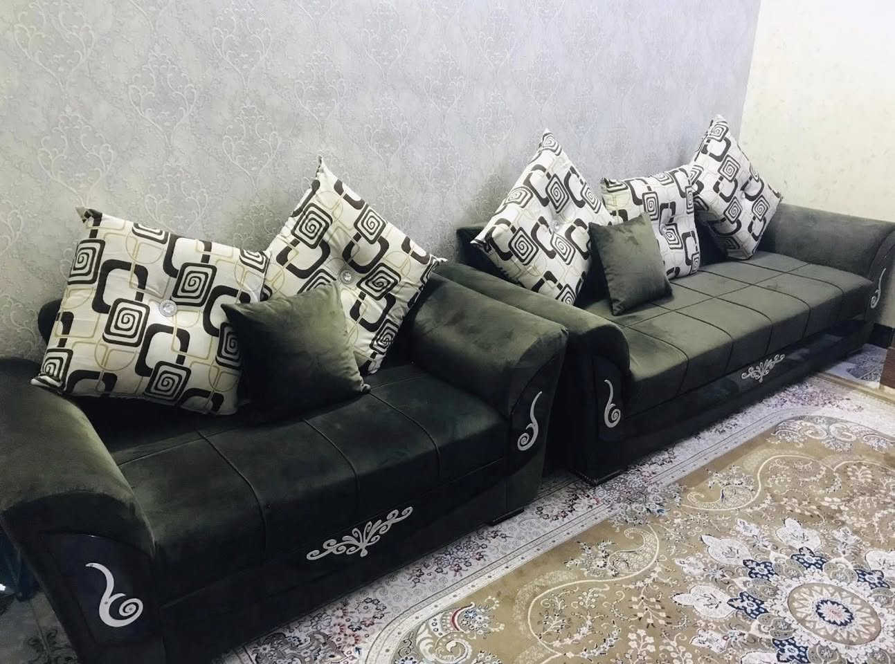 للبيع تُخم قنفات 8 مقاعد ( 8 نفرات) تُركي الاصلي خشب زان مُسلح مو خشب سكيبات وكارتون اصعد كمز علية يلا تاخذة .. استخدام نظييف جداً ومحافظين علية بدوون اي كسر او شك
مكاني بغداد 
***********
