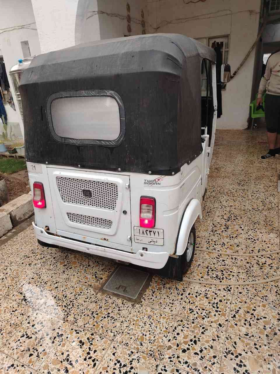 موديل21 بدون ضربه وصبغ. جاهزه. مكان بعقوبه.  رقم وسنويه شرط تحويل. السعر 7و300

‏***********
