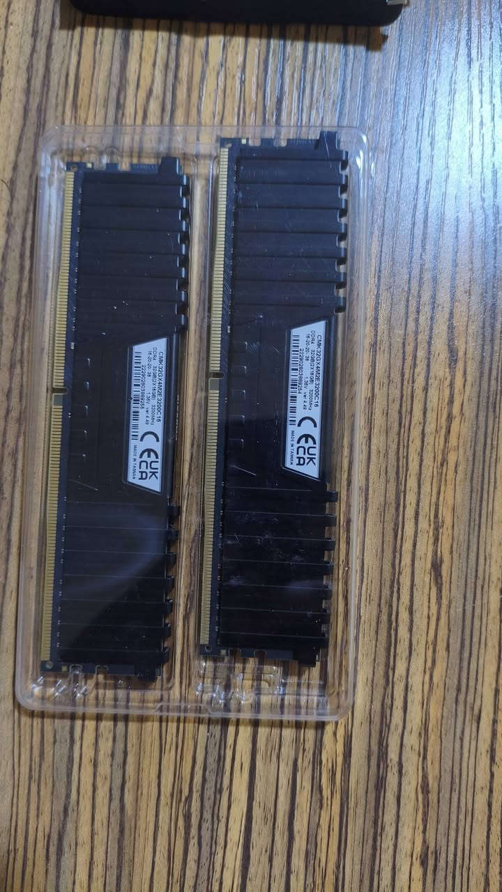 قطع كمبيوتر نظيفه جداً استعمال شهر ونص RAM 2×16 و MOTHERBOARD
RAM 2 × 16 ( 32 )

MOTHERBOARD B760 DS3H DDR4

قطع نظيفه استعمال قليل

سعر الرام ( 300 ) الف دينار عراقي 🇮🇶

سعر الموذير بورد ( 110 )  الف دينار عراقي 🇮🇶

السعر الكلي ( 410 ) الف دينار عراقي 🇮🇶

مكاني البصره/ الزبير 

رقم تواصل ***********
