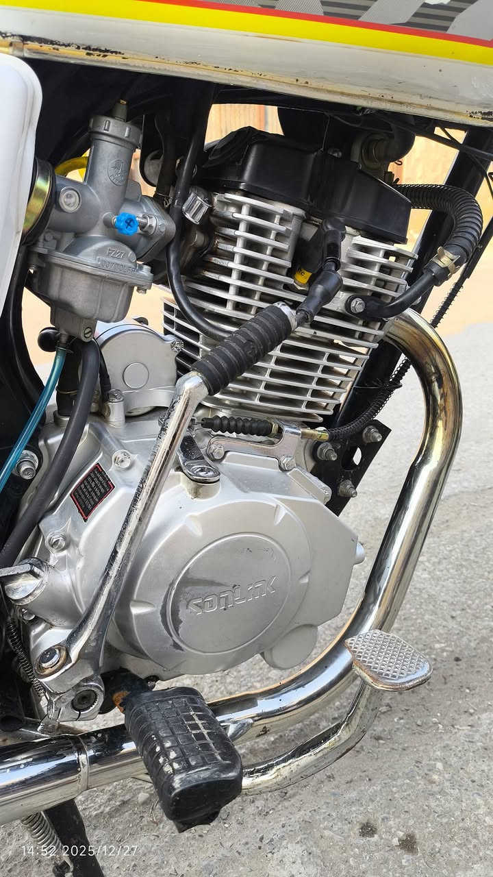 سلام عليكم دراجه سونك موديل 2024 محرك 150cc خمسه كير دراجه بصمه وسويچ كهربأيات شغاله دراجه كامله ما بيها اي نقص اوراقها موجوده  دراجه شلعه ومعدل السعر 700وبيها مجال الاتصال عله هاذا الرقم *********** واتساب ول عنوان بغداد بوب الشام
