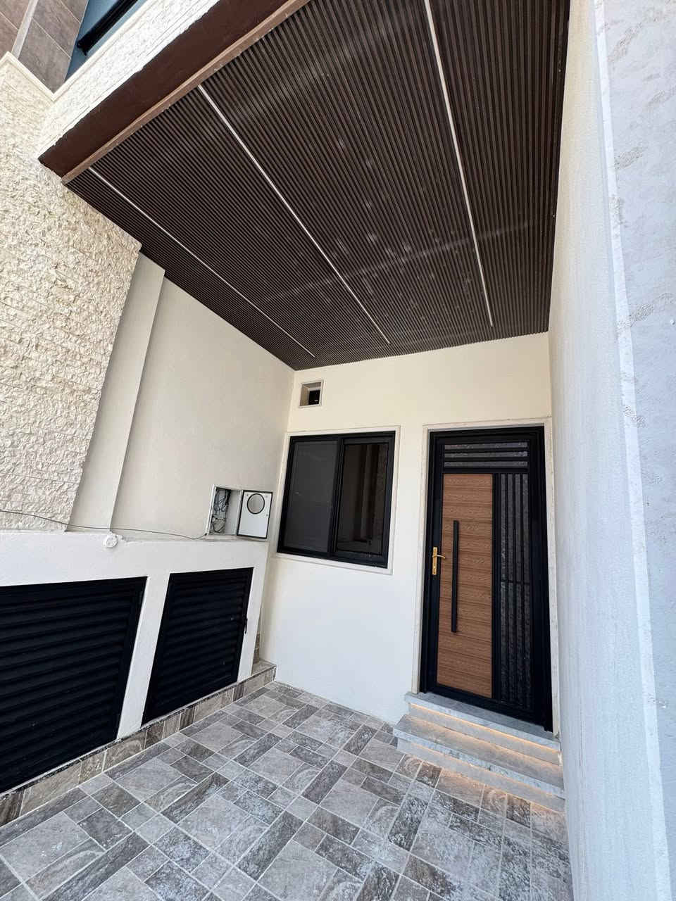 دار للبيع حي البلديات 
المساحة 150 متر واجهة 7 ونص 

تسليم فوري بناء vip 

شارع 12 
شروق تام 

☎️ ***********
☎️***********

#موصل_حي_البلديات #عقارات_الموصل #موصل
