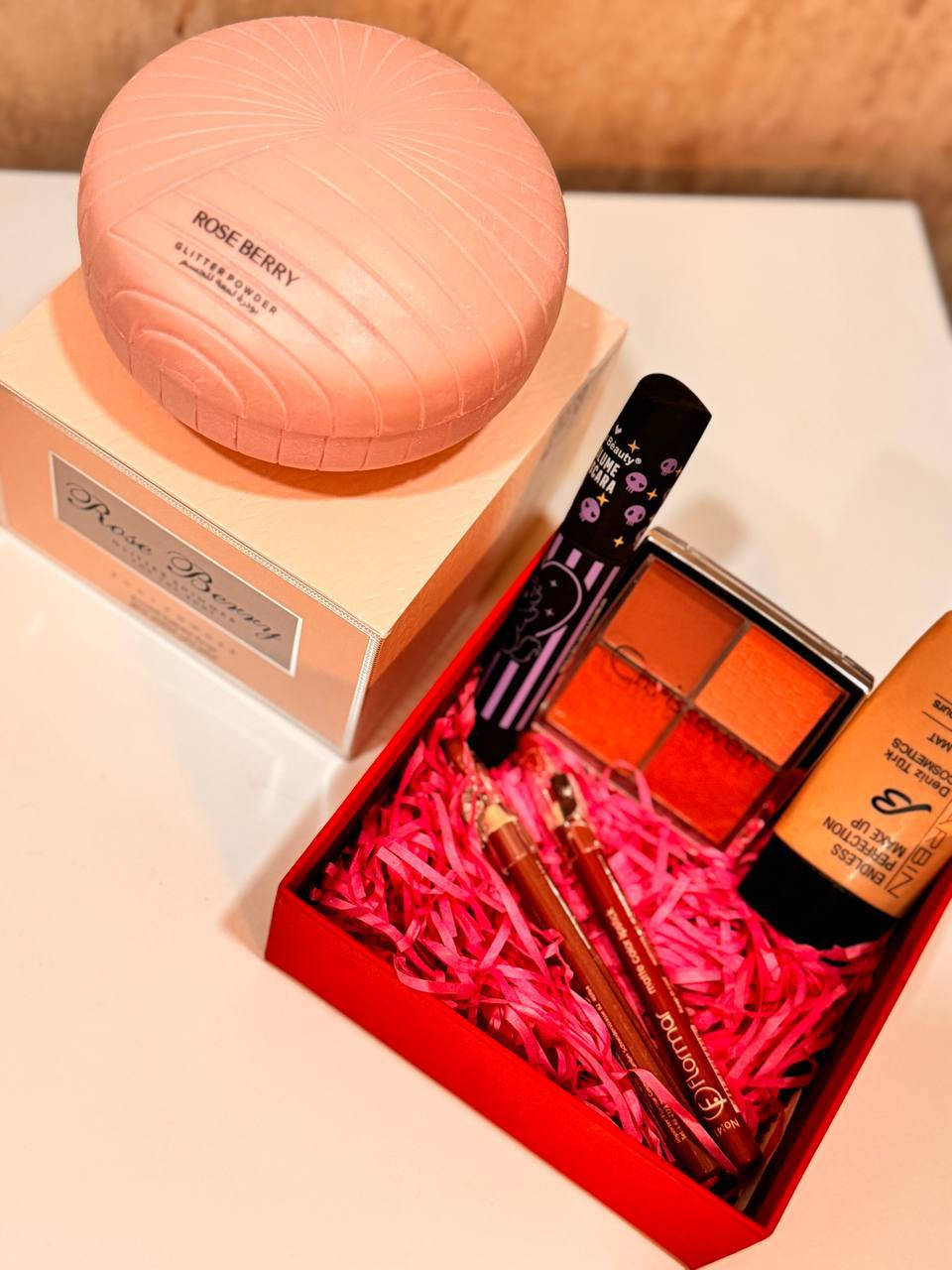 ✨🔥 عرض نار للمكياج — يجنن وبسعر يخبل! 🔥✨

حبايبي جهّزتلكم باكج مكياج كامل لكل البنات اللي يريدن لوك مرتب وثبات طول اليوم 😍💄
كل القطع مختارة بدقّة حتى تطلعين بأحلى طلة وبأقل وقت!

💗 الباكج يشمل:

💜بودرة ROSE BERRY
بودرة معطرة تجنن عطرها خيال 
وبيها كلتر تفيد للعرايش والمتزوجات وحتي البنوتات

💜ماسكارا Kiss Beauty Volume
تطوّل وتكثّف الرموش بشكل واضح وتبين العين أكبر.

💜بلاشر Chrisseven بـ 4 ألوان
درجات دافئة وثابتة، تخلي خدودج ورديّة وكشخة.

💜فاونديشن BARBIN Endless Perfection
تغطية قوية وتجانس حلو للبشرة، ينطيچ فاونديشن ناعم ومات.

💜قلمين تحديد شفاه
ألوان ناعمة ثابتة يرسمن الشفاه ويبرزن شكلهن.

كل هالبكج مع العلبة ب 25 الف بسسسسسسسسسسسس
مع توصيل لكافة المحافظات


**إذا كنت صاحب هذا الإعلان وتريد حذفه لأي سبب، رجاءا أرسل رسالة إلى الدعم الفني**