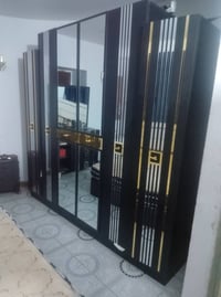 عندي غرفه للبيع  جديده مستعمله بس ٤اشهر  والله شاهد مابيه اي خدش نضيفه...