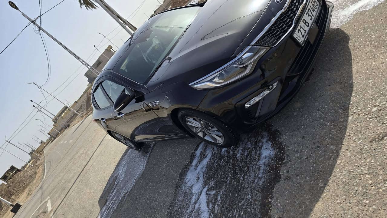 السلام عليكم 
كيا أوبتيما وارد أمريكي  موديل 2019 للبيع  شرط تحويل او مداور ثاني يوم 
فئة (fe) ( Sport) ومعروفة مواصفاتها 
مودات قيادة (نورمل ،ايكو،سبورت)
تحديد مسار 
مثبت سرعه 
مانع انزلاق 
مانع اصطدام 
رادارات جانبي وأمامي وخلفي 
السيارة ماشية 52  الف حقيقي 
السيارة بعدهي جديدة على ايدنا كير ومحرك خير من الله 
حدادية جديدة 
رقمها سليمانية 
السعر 125 وبيها مجال 
مكان السيارة الديوانية 
للاستفسار الاتصال على
***********
