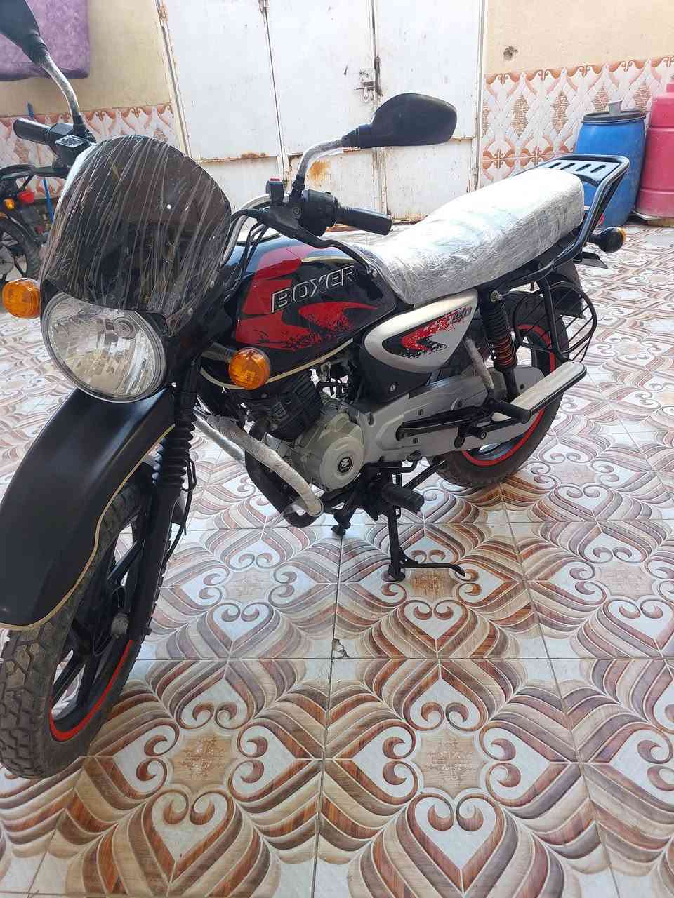 بوكسر للبيع موديل 23 محرك برغي مامفتوح بي أوراق كامله الشراي يتصل *********** ميسان المجر الكبير
