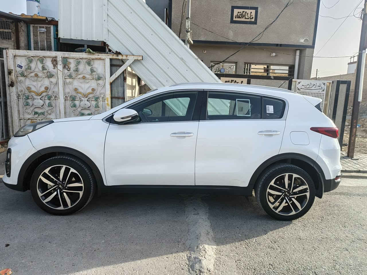 سبورتج خليجي موديل 20 بسمي نصفول معروفه سيارة شوف العين ومحتاج اريد ابيع وسعارهه معروفه ابيع جوه السوك بخمس اوراق وشراب يتصل مارد على التعليق *********** عارضهه 200$وبيهه مجال
