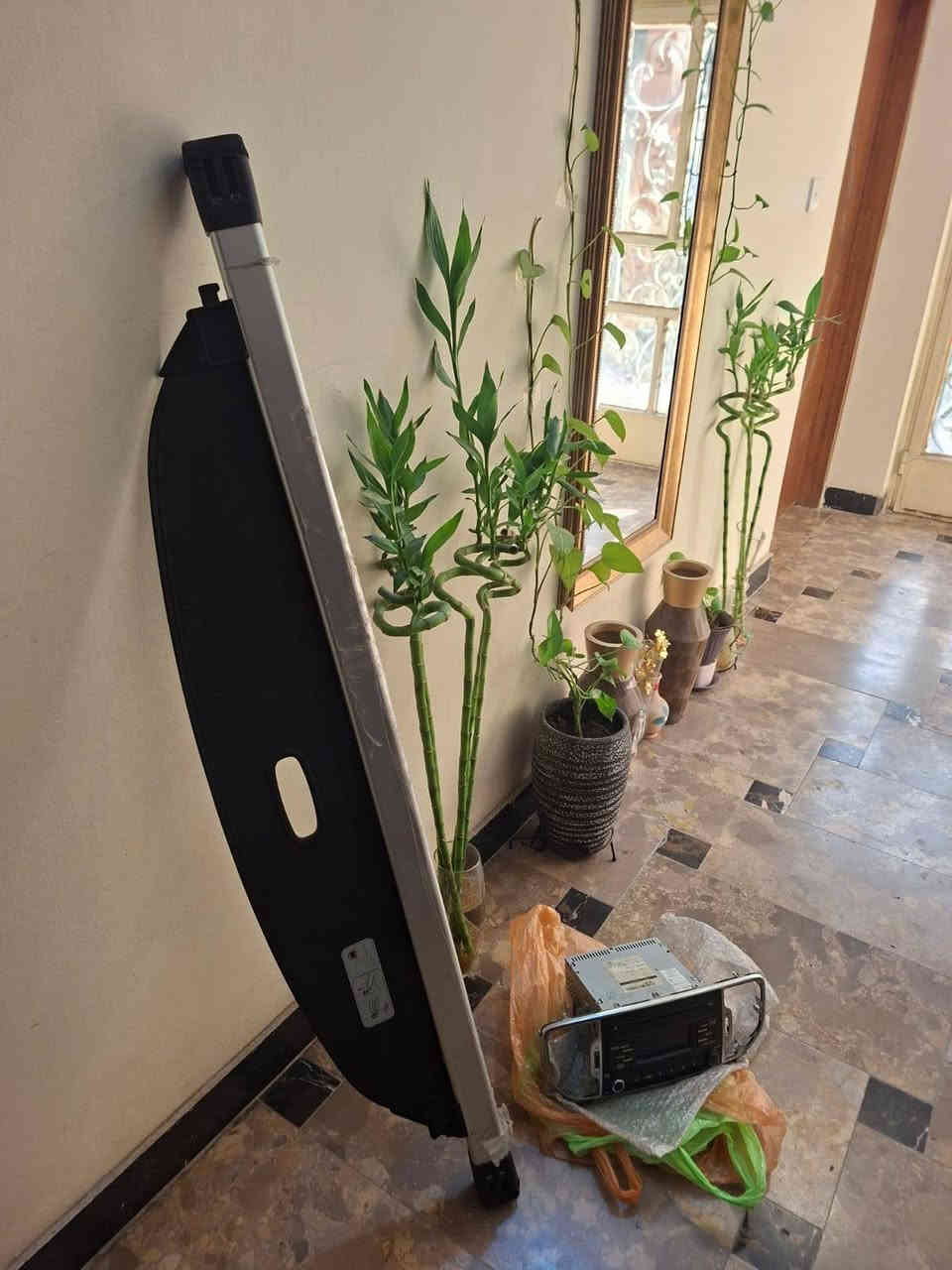 السلام عليكم.. عندي برده اصليه وشاشه اصليه كوري اصلي جديده .. يرهم على اغلب انواع السيارات.. العنوان بغداد.. شوفهن وبيك خير وتدلل.. رقم الواتساب ***********
