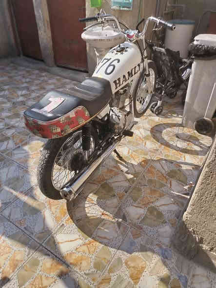 عمي سلام عليكم دراجه للبيع كلك كلك كلك بس ولفات فقط دراجه حلوه من نهذه ومن مشي مكاني ناصريه فضليه سعر 550وبيهه مجال حك جيه رقمي. *********** المو شراي يطلع كبل
