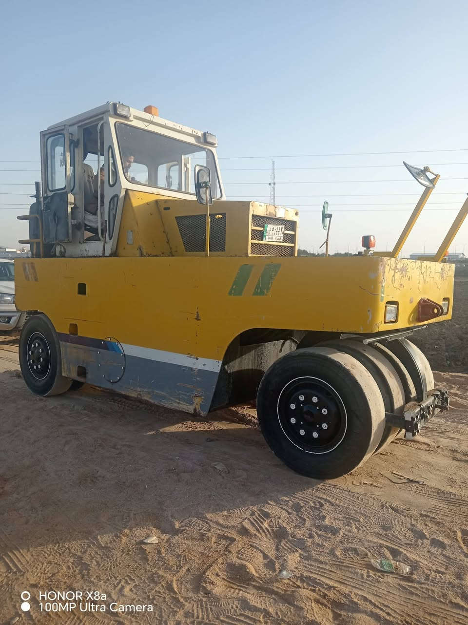 سلام عليكم حادل عادي ساكاي جاهزه كبل لشغل موديل 92 رقم الهاتف ***********
