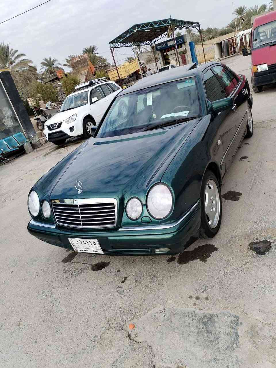 السلام عليكم مارسيدس ام عيوان W210 موديل 1996
غرفة قماش سلايت طكتين كشنات كهربائي مصبوغة عام جمالية منضومة عالي ناصي تبريد ثلج
تخم تاير جديد مكينة 4 سلندر
كير 4D الرقم ***********

