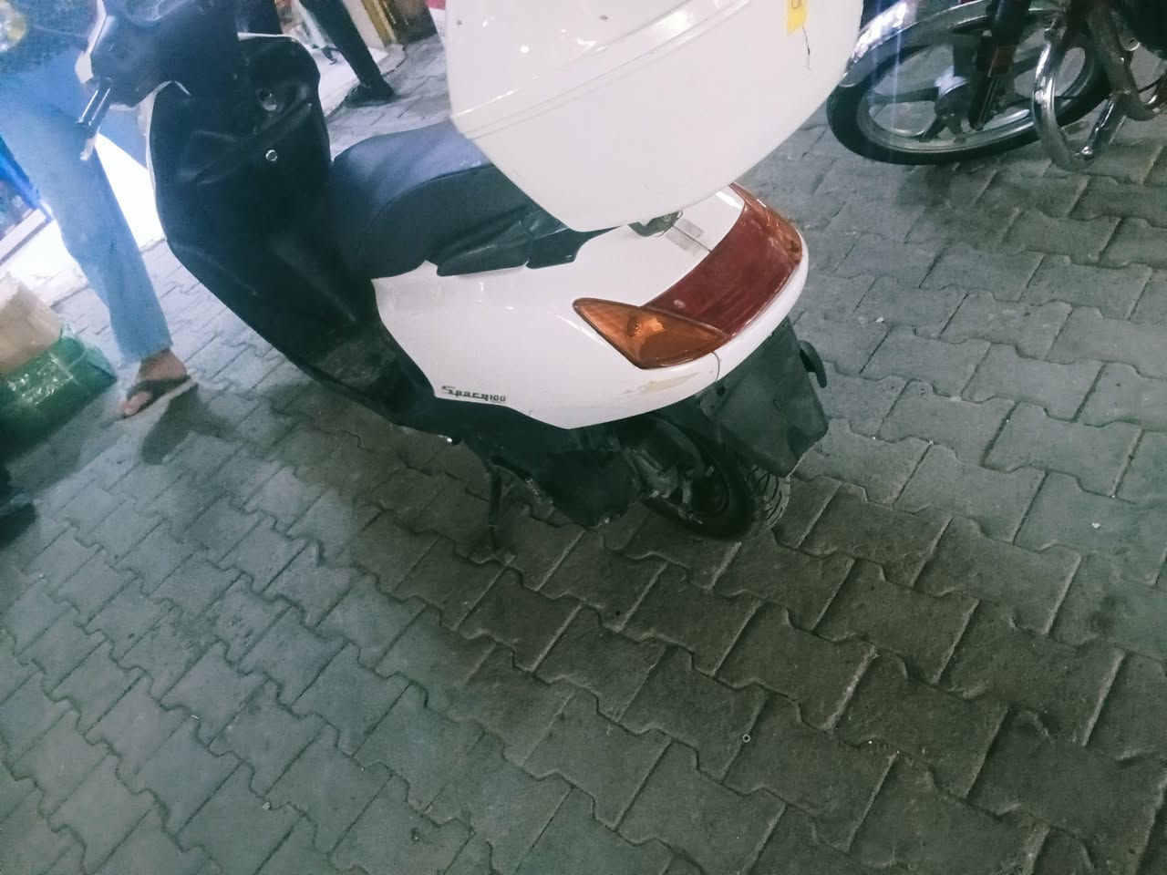 سعر ٦٥٠ وبيه سبيسي ياباني دراجه مكينه مفتوحه رايمر كفرات بلادي اصلي بس بجم تجاري كابريتر اصلي بلادي مكينه ناعمه ماتنسمع كله شغال سلف هندر اشاير عالي ناصي مكاني كوت مركز مدينة رقمي ***********
