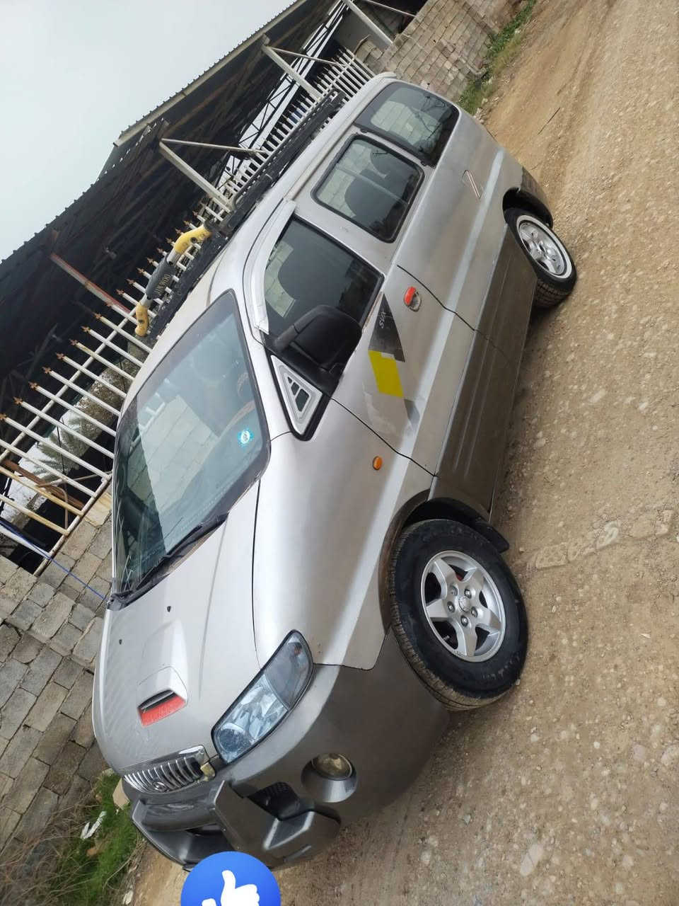 ستاركس موديل 2000خصوصي 7راكب رقم ديالى دولي كير عادي محرك جديد شواصي نضاف صبغ شي قليل سعرها 67$او بيها مجال بسيط مكان ديالى  للتواصل ***********
