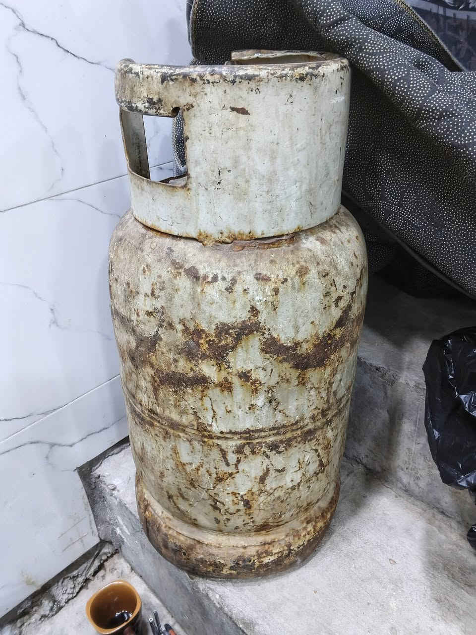 ثلاجة حجم كبير اخت الجديده 350
قنينه غاز عراقيه 60


**إذا كنت صاحب هذا الإعلان وتريد حذفه لأي سبب، رجاءا أرسل رسالة إلى الدعم الفني**