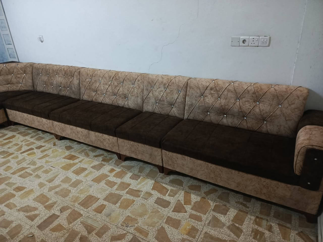 ديوان 7متر ونص نظيف سفنجو وصط قماش نظيف  سعر 190


**إذا كنت صاحب هذا الإعلان وتريد حذفه لأي سبب، رجاءا أرسل رسالة إلى الدعم الفني**