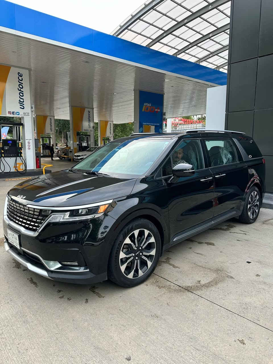 سلام عليكم
للبيع كيا كرنفال موديل 2022 وارد امريكي فول عدا فتحة الحادث تبديل قبق جنطة ودعامية الخلفية 
المواصفات معروفة مالتها السيارة كلش حلوة ومرتبة
السعر على رقم التواصل
***********
