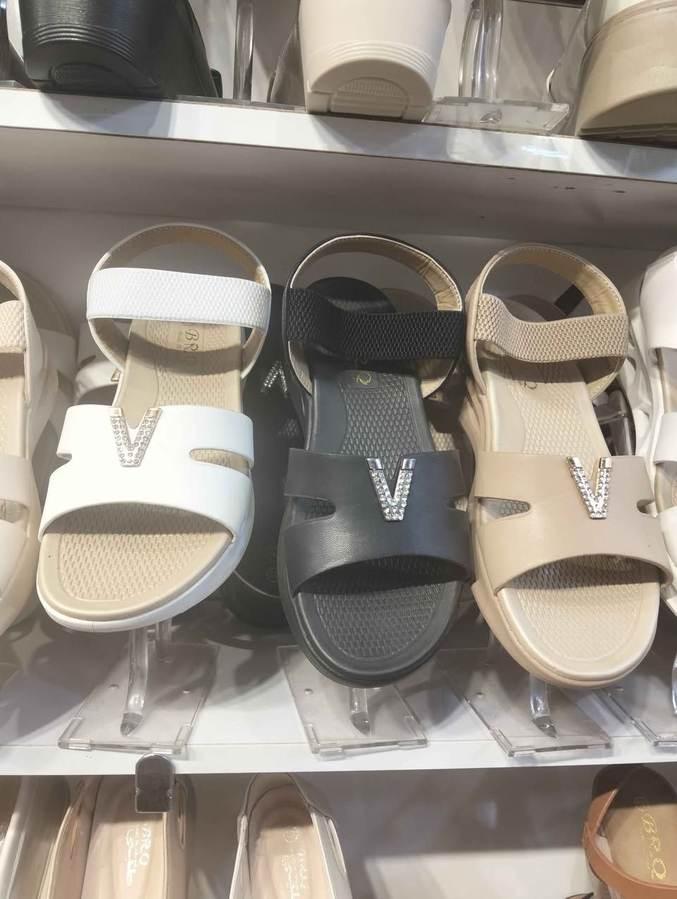 الاصيل للحذيه والحقائب*********** النجف, العراق
