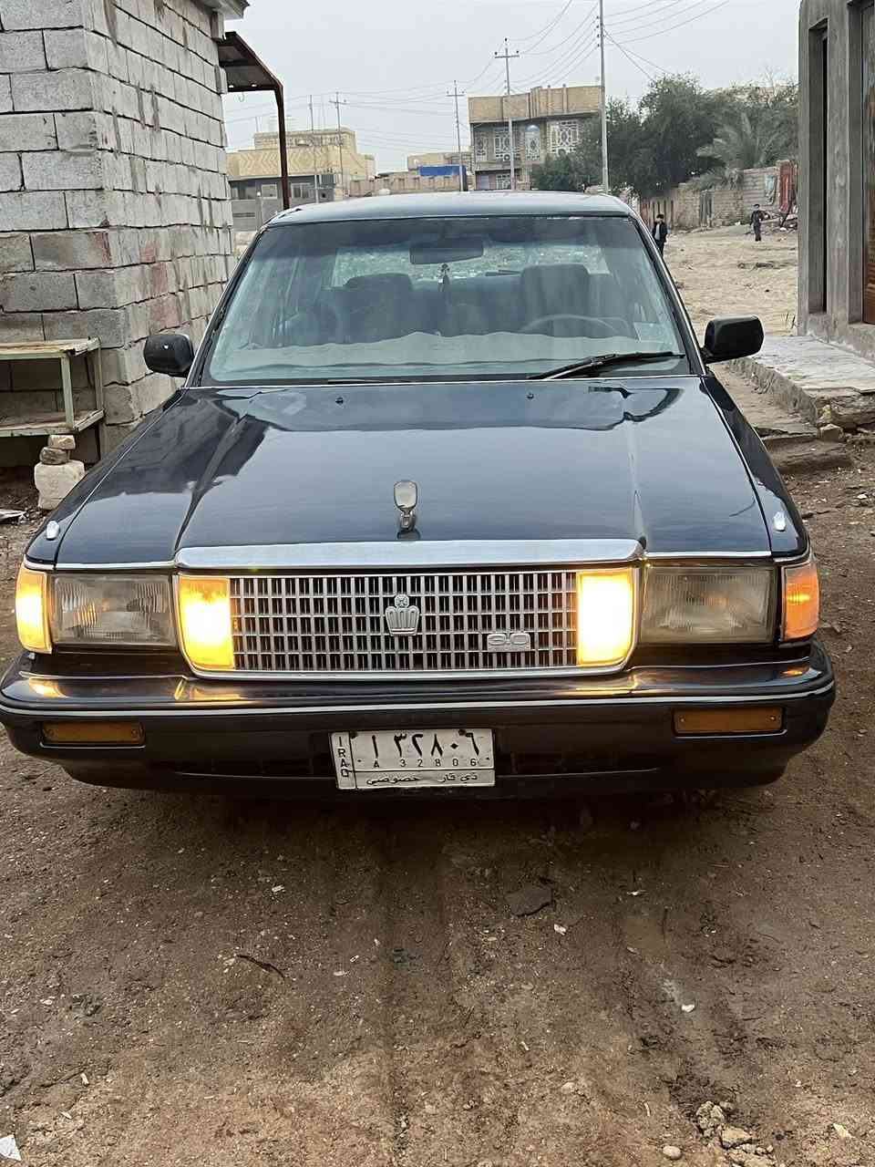 السلام عليكم سياره سيدان للبيع سياره نضيفه  كلش رقم ذي قار  وكاله عامه مكينه وكير  شرط  كهرباىيات شغاله السعر 55 وبيه مجال مكان السياره سوك الشيوخ ‭0 783 404 5968‬
