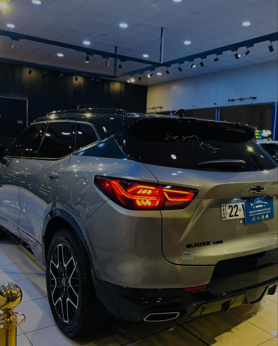بسم الله ما شاء الله توكلنا على بركة الله.
#الحوت_لتجارة_ومزادات_السيارات 🇮🇶 
______________________________________
#اعلان_بيع_سيارة
🔷السيارة : شوفرليت بلايزر V6) RS)🔥
🔷سنة الصنع : 2023
🔷اللوحة : اربيل
🔶السعر : 263 ورقة
🔷الضرر : تبديل وصبغ البنيد فقط. (صور الضرر مرفقة بالاعلان)
🔷ضرر الايرباك : ستيرن ودشبول وبردة .
🔷رقم الشاصي : 3GNKBKRSOPS135914
______________________________________
🔷المواصفات: RS 🚀
🔹حجم المحرك 6 سلندر 3.6L 
🔹تو تون Tow-Tone سقف اسود وبدي سلفر
🔹عداد المسافة 43 الف ميل
🔹كاميره خلفية 360 درجة
🔹فتحة سقف بانوراما 
🔹رادار امامي وجانبي وخلفي
🔹تنبيه الخروج عن المسار
🔹حساسات خلفية
🔹جنطة كهرباء
🔹كراسي جلد RS
🔹كرسي السائق هزاز مع الرادار
🔹الكراسي الامامية كهرباء
🔹تبريد وتدفئة الكراسي الامامية
🔹تدفئة الكراسي الخلفية
🔹ميموري كرسي السائق
🔹ويل كب حجم 21 انج مع اطارات بحالة جيدة
🔹وضعيات قيادة
🔹لايتات LED بالكامل
🔹شاشه تحكم بالايعازات
🔹تحكم ستيرن جهتين
🔹بصمة ابواب وتشغيل وتشغيل عن بعد
🔹مع باقي المواصفات الاعتيادية
————————————————————————
☎️ الاتصال :
***********
***********
📍النجف الاشرف - المدينة المائية - مقابل حي الجامعة - قرب سنتر جبل عامل.

🔹TIKTOK 
https://www.tiktok.com/@hoot.cars?_r=1&_t=ZS-93D4aRKWGKQ

🔹INSTAGRAM 
https://www.instagram.com/hoot.cars?igsh=MWZkcjE5cHhja2Rleg==

🔹WEBSITE 
https://hootcars.autos
