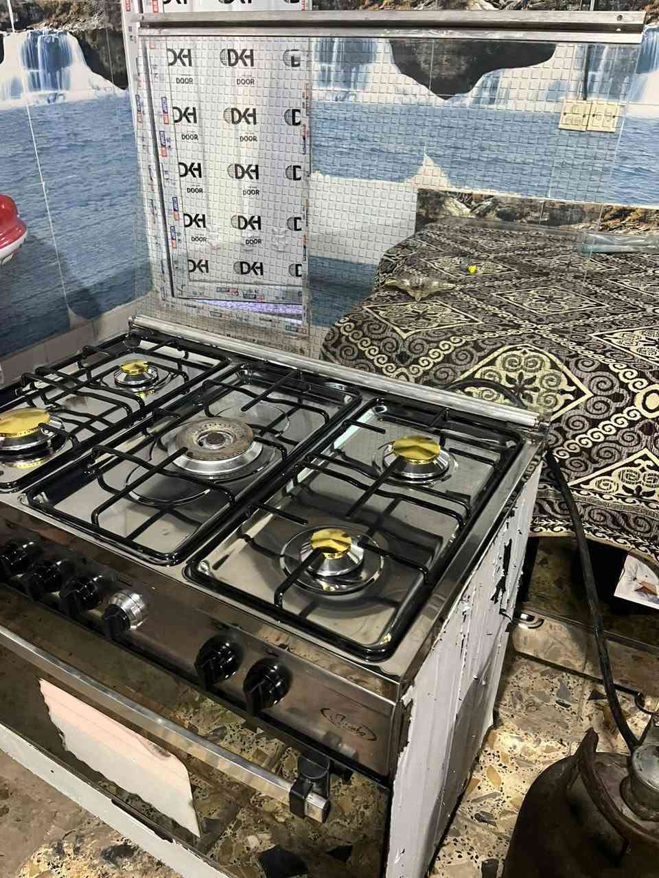 طباخ فريش مصري نضام بوري قياسه 60 في 90
جداحه مشويه كلوب شغاله.  بعده بل لايلون مال شركه
السعر 250.   العنوان بغداد 
رقم الهاتف *********** وبي واتساب
