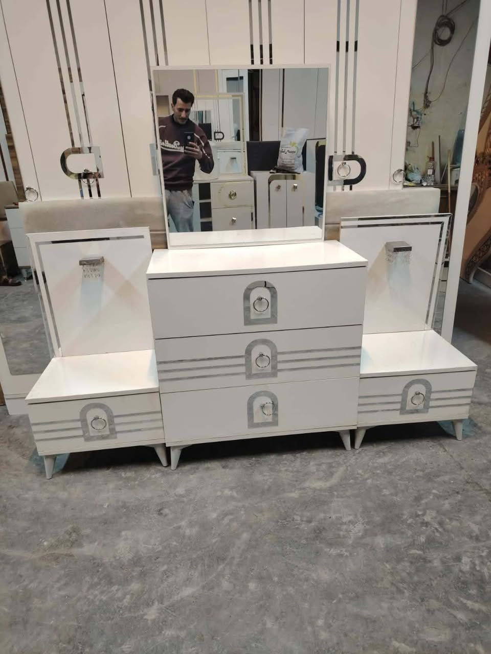 غرفة نوم مستعملة🇹🇷
نضافة95 ٪💯
عدد القطع / 5 
نضام / أبواب 💢 
سعرها / 500 💸
شد ونقل داخل بغداد مجاني🚛
يوجود توصيل محافضات 🚛


**إذا كنت صاحب هذا الإعلان وتريد حذفه لأي سبب، رجاءا أرسل رسالة إلى الدعم الفني**