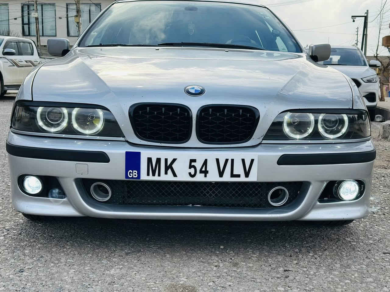 BMW E39 1998 528iمه كينه ئاسن واردئه مريكي
کامل کراوە بە 2003 
کوشن شاموای كوشن ١٤ حه ره كه  كه له ي كوشن كاره باي كوشن ميمؤري كوشن هيته ركوشن هه وا ئاوينه هيته رئاواينه كاره باي  شه ش سيدي بؤكس سوكان كاره باي تاعديل سورعه  كامل ئيسپانه ي شه ريكه ي تياماوه ته بريدساردوگه رم به شه رت چوارتايه و ويلي لؤكي له ژيره سه ياره كه فول فوله ته نياسلايدي نيه نيوچاملغ بؤياخي ئيراقي هه يه له سه ركاڵ بونؤمه نه فيست برايم خه ليل 195هه زارحه قيقي رؤشتوه  هه موزانياريه كانم نوسيوه مشته ري نيت سه ري منيشوخؤيشت مه يه شينه له گه ل ريزم
ئه دمين❤️
سعر65گه لاومه عامه له شوين سليماني
***********
***********
