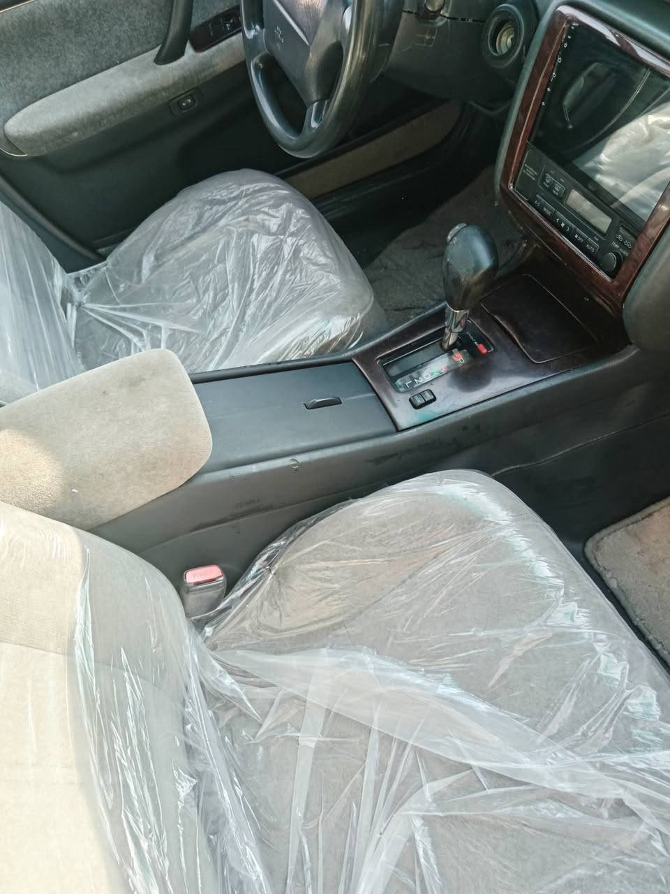 السلام عليكم ادوات  راس الثور تكم كفاله من الكص والضربه مكينه ففتي فول مواصفات السياره جديده بمعنه الكلمه حداده كهربائيات كلهه شغاله العنوان بصره السعر 55 وبيهه مجال
***********
