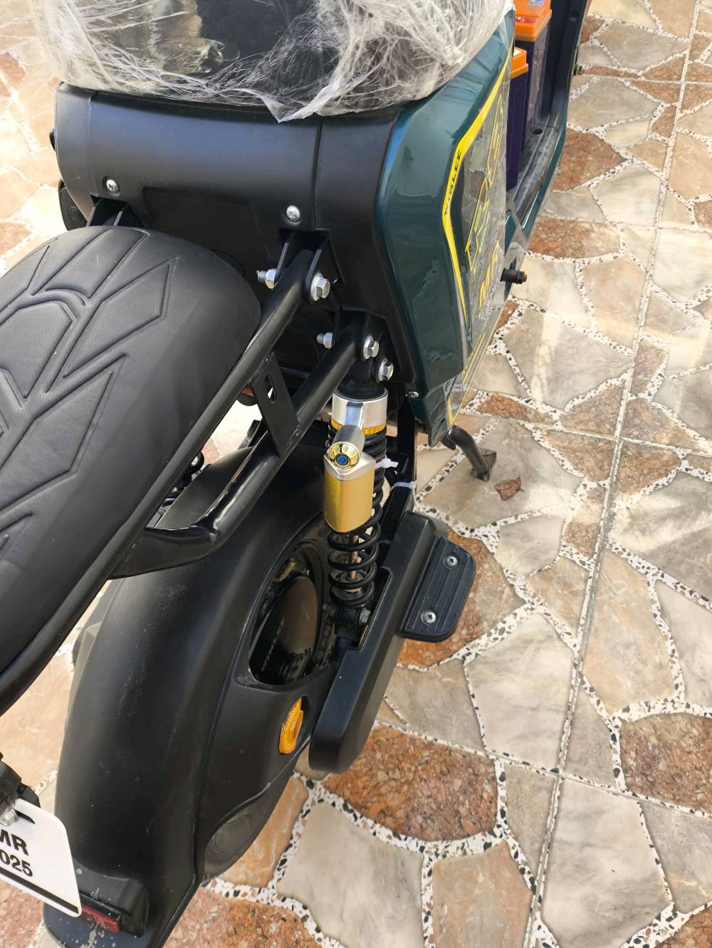 درجة شحن r8  موصفات نضام البك الخلفي دسكات امامي خلفي دراجه كلش نضيفه موديل 2025