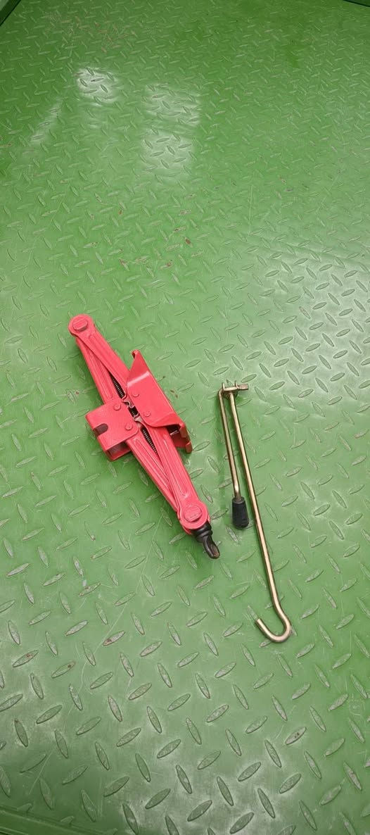 ستوته موديل 2023 صالهه شهر واحد من طالعه من الشركه اواق اصولي النضافه مثل ما مواضح واكثر ما تعتقد السعر. 2700 وبيهه مجال قليل مكاني كربلاء الاستفسار عله هذه الرقم ***********
