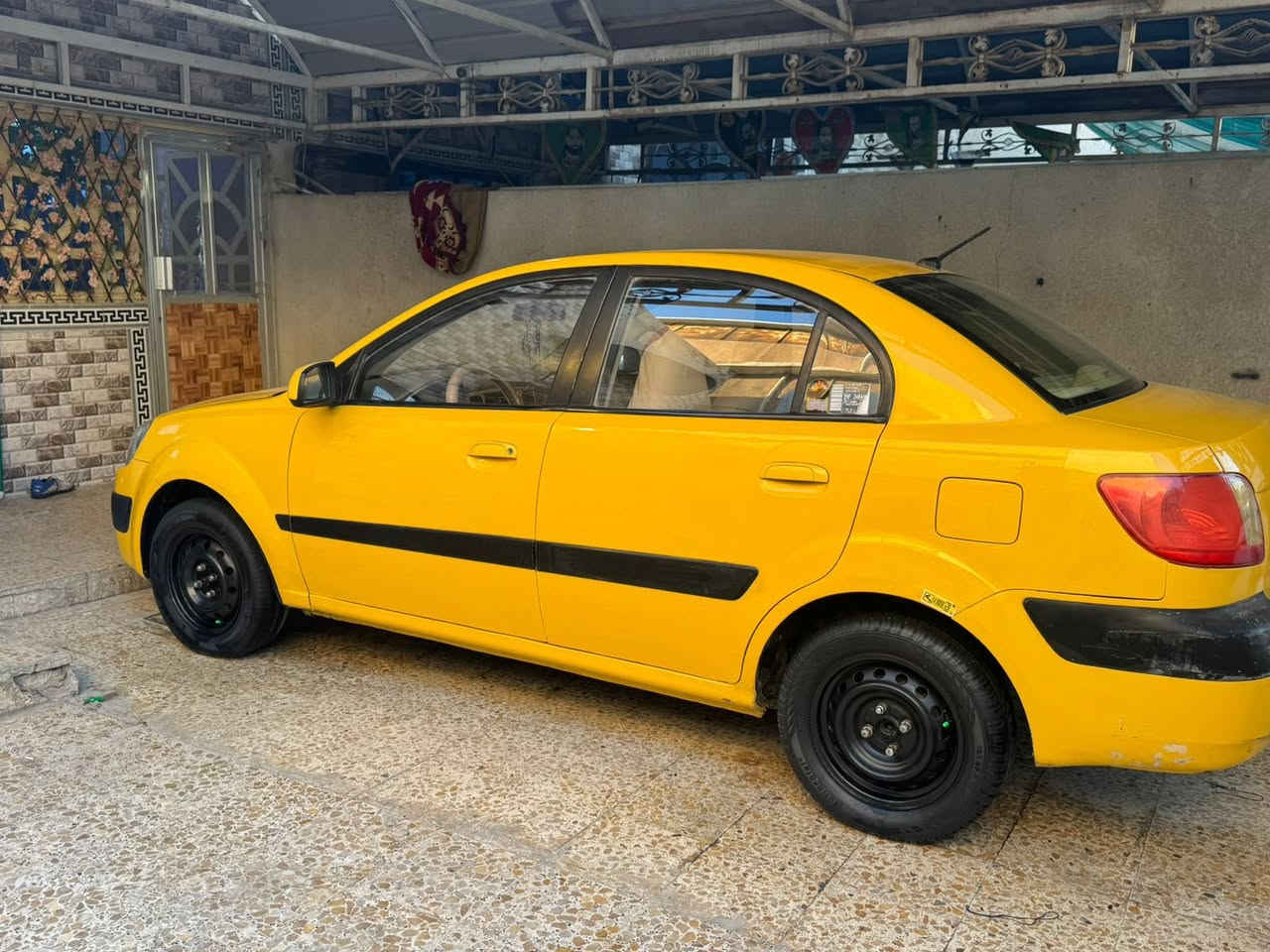 كيار ريو ٢٠١٠ مكينه ١٦٠٠ السياره كفاله من ضربه وتبديل صبغ تغير لون مكينه كير مكفولات حداده ١٠٠/١٠٠ تبريد السياره جاهزه من كلشي هياه وغرامات مصفره سنويه باقي ٥ اشهر وتسقط رقم بصره السعر ٦٩ للاستفسار ***********
