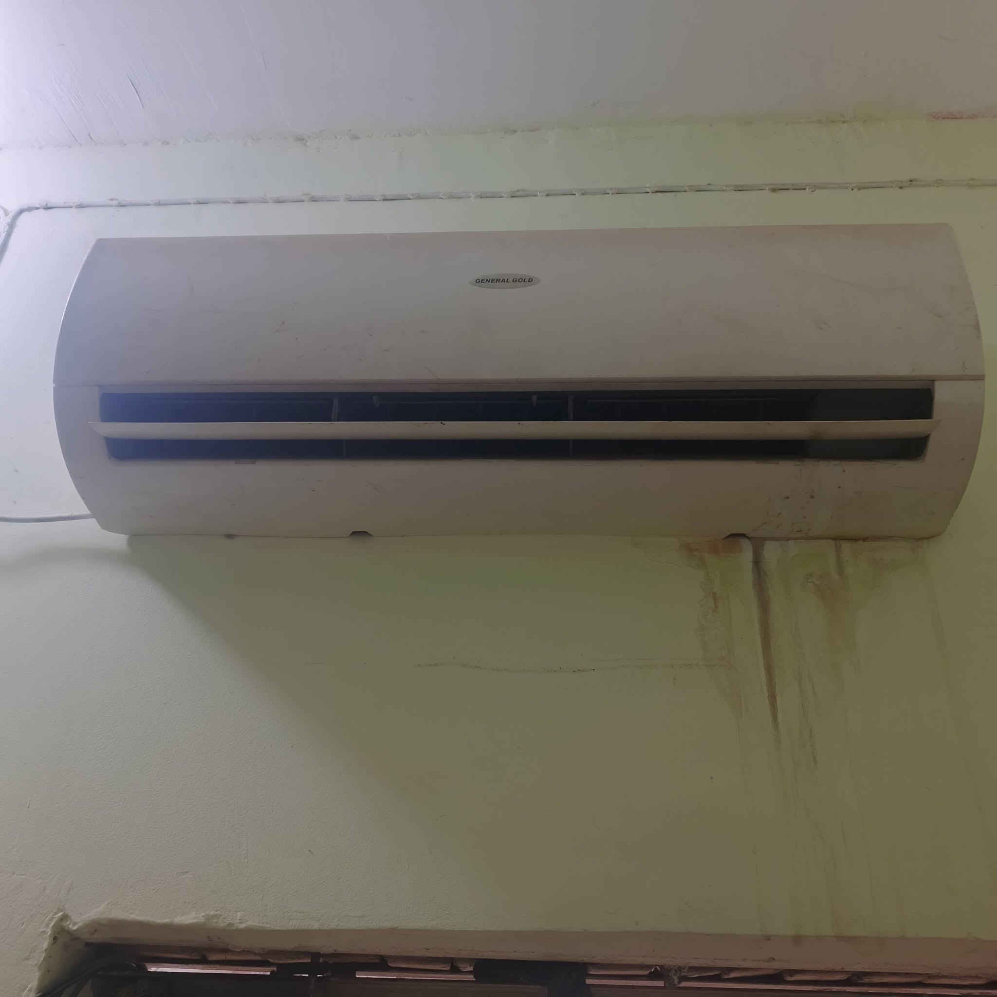 سبلت مستخدم طن ونص شغال ماعرف شني نقصه شراي يتصل
***********
