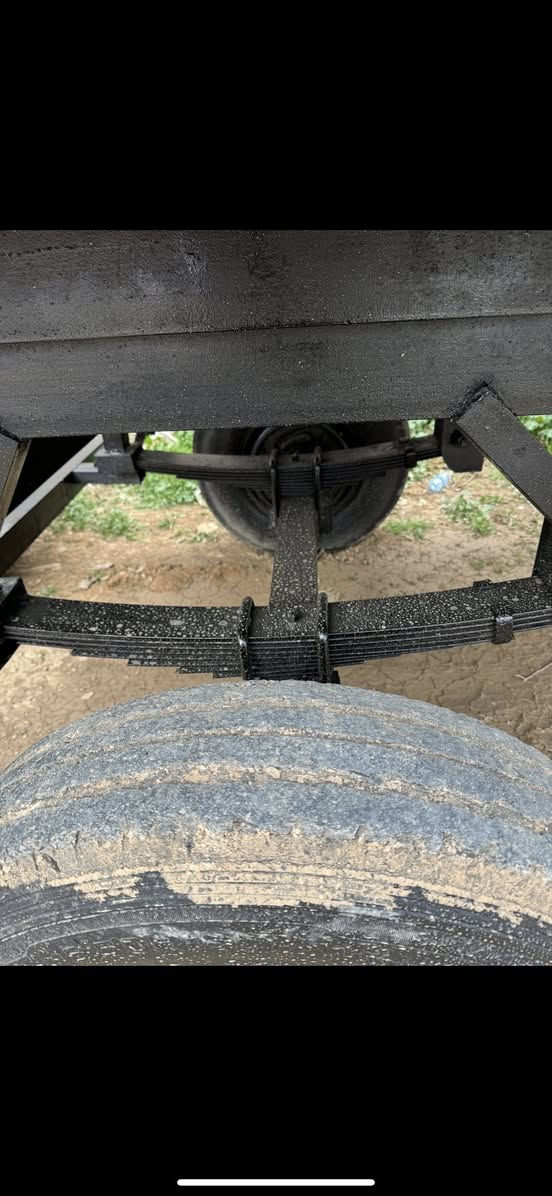 السلام عليكم اخوان موجود عربانه مال تبن عراقيه عربانه نضيفه حيل جك شغال صينيه بلاديه العنوان موصل السعر اتصلو تحياتي لكم اس***********كو***********
