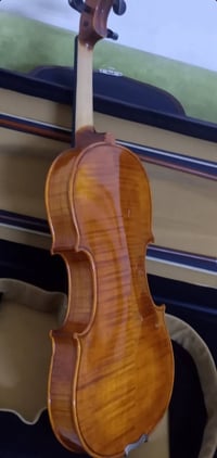 لعشاق الة الكمان بغداد 07736585131