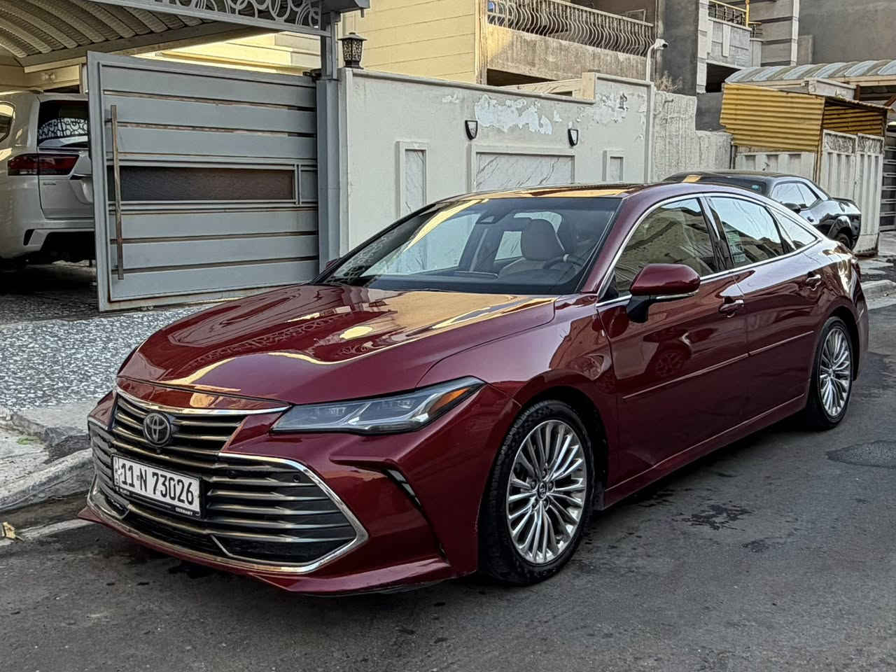 السلام عليكم 
تويوتا افلون 2019 لمتدد 
Toyota Avalon 2019 Lemetid 

اعلى فئة فول مواصفات وارد امريكي والسيارة رقم بغداد

ماشية 100 الف كيلو 
محرك V6 سلندر 
فتحة سقف
كراسي خزن ميموري
مقاعد الأمامية تدفئة وتبريد
مقاعد خلفية تدفئة
ستيرن تدفئة
شاشة تدعم الApple car play
نظام صوتي سماعات JPL
رادار امامي وخلفي وجانبي
تحذير مغادرة المسار
كامرات 360
المصابيح Led
عرض السرعة والمعلومات عله الزجاج-
 الأمامي (Head-Up Display)
حساسات امامية وخلفية
شاحن لاسلكي
كشنات كهرباء 

وبعد بيها هواي مواصفات

السياره وارد امريكي داخله كلين بس بيه صار حادث بل عراق صبغ بنيد جامغ والباب بيه شويه بارد بدون ابرباك.

وصور الحادث موجوده 

مكان السيارة بغداد شارع فلسطين  

السعر $19500

رقم التواصل.  ***********
إذا ما اجاوب اكتبلي واتساب اني ارجع اتصل.
