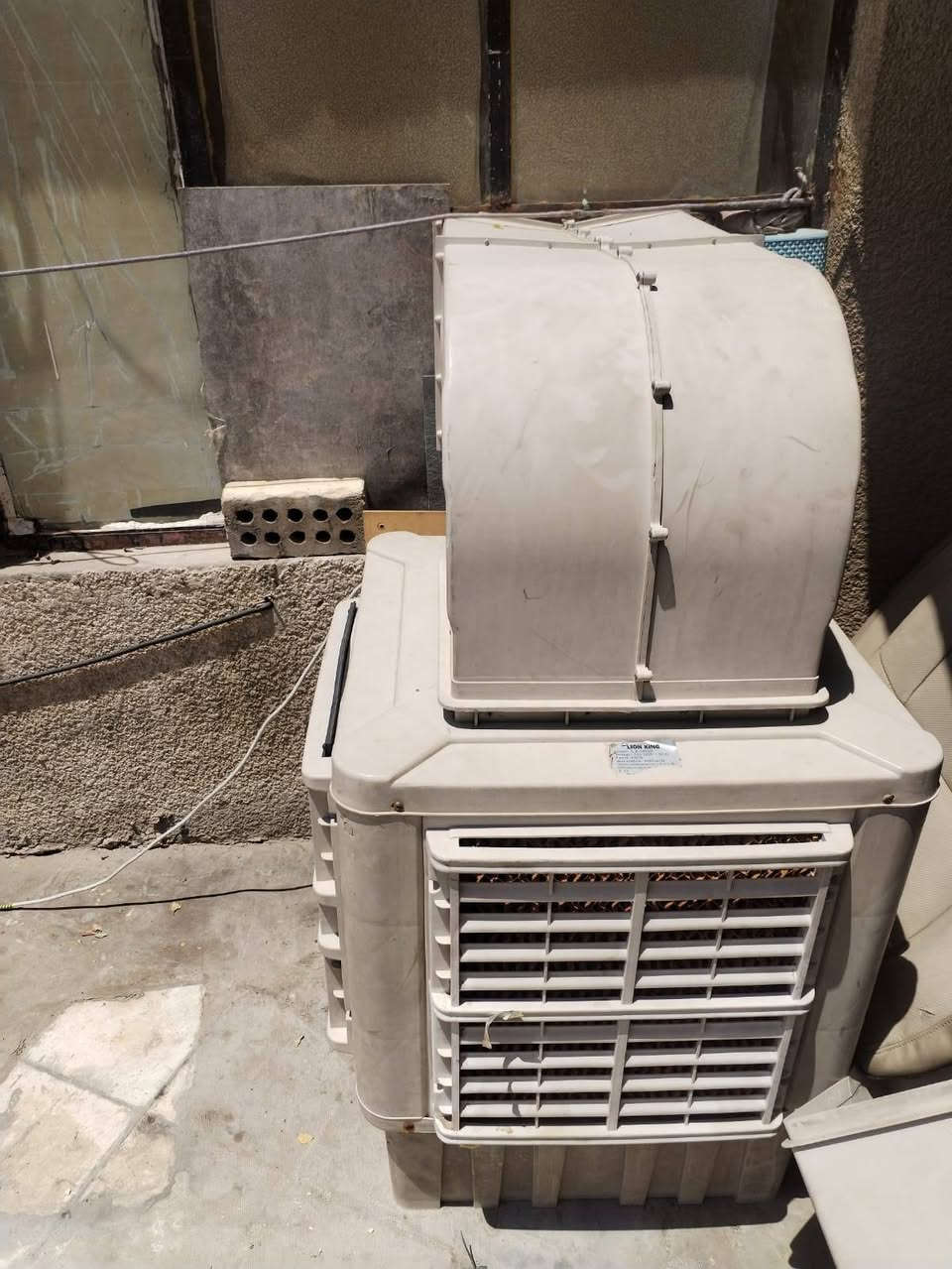 مبرده نظيفه وشغاله كامله وحلفات جديده السعر 200 وبيها مجال الشراي الاتصال ع الرقم ***********
