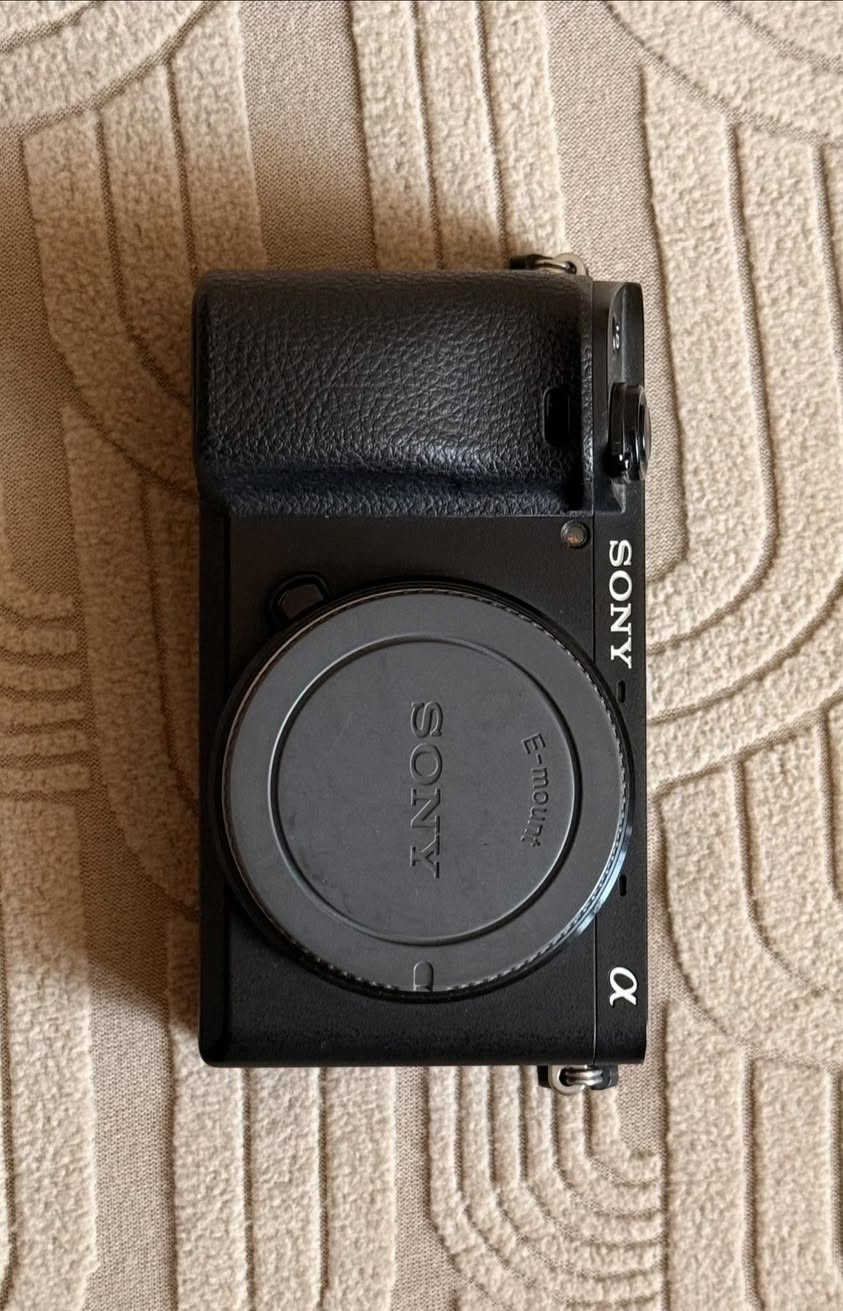 كامرا للبيع sony a6400
  50 f1.8 مع عدسة
نظافة الكامرا والعدسة 100% موجودة كامل ملحقاتها شاحنة و بطارية اصليات وكارتون
البصرة 📍
السعر 900
***********

