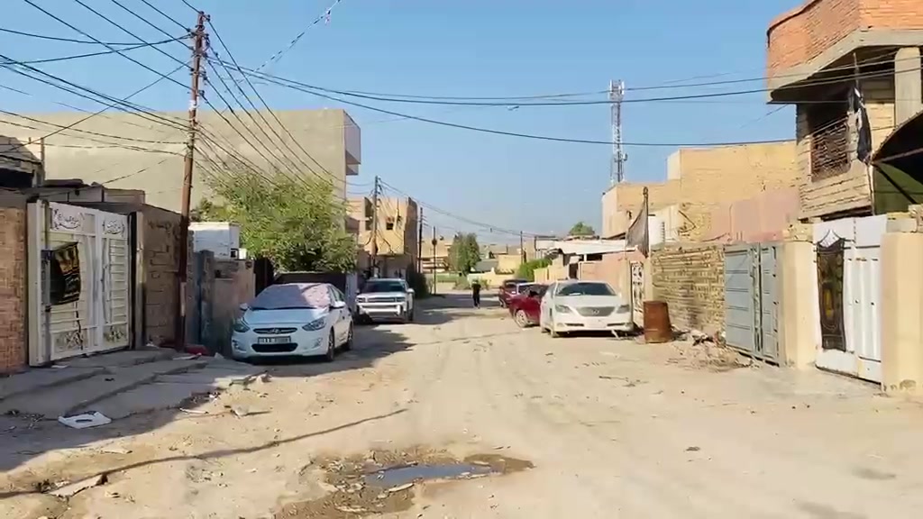 بيت للبيع حي المهندسين قرب مدرسه الفرقان الجديده 100متر طابو صرف بيع اوًمراوس بيت اكبر عادي ***********
