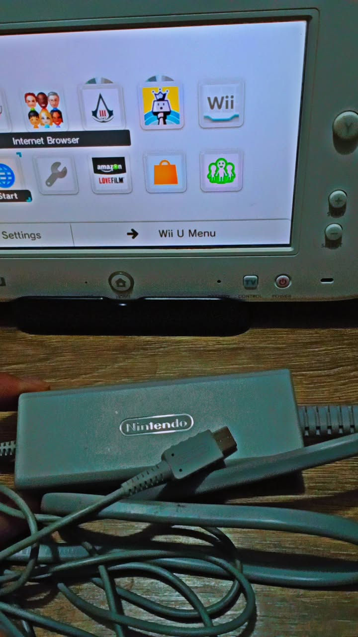 سلام عليكم Nintendo Wii U GamePad  وحدة التحكم الرئيسية لجهاز ألعاب الفيديو Wii U مع شاحنة الاصلية وقاعدة الشحن شرط الشغل ريجن PAL اوربية  سعر ٨٠ الف


**إذا كنت صاحب هذا الإعلان وتريد حذفه لأي سبب، رجاءا أرسل رسالة إلى الدعم الفني**