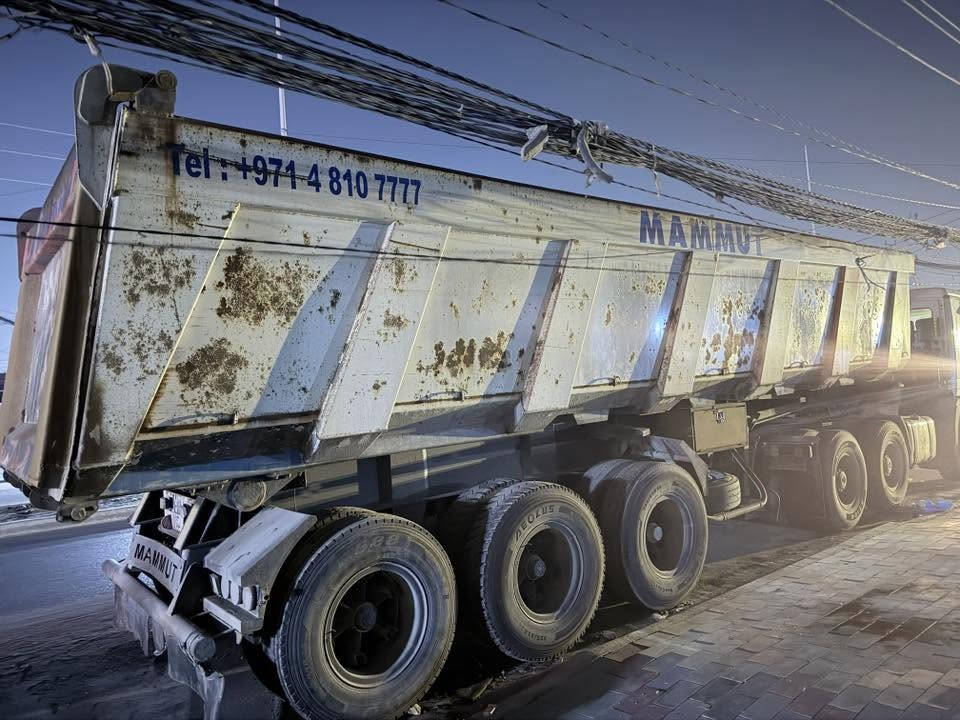 عربه قلاب للبيع 3دناكير المانيه مكفوله 50 مترونج الماني سعر مناسب للاتصال ***********
