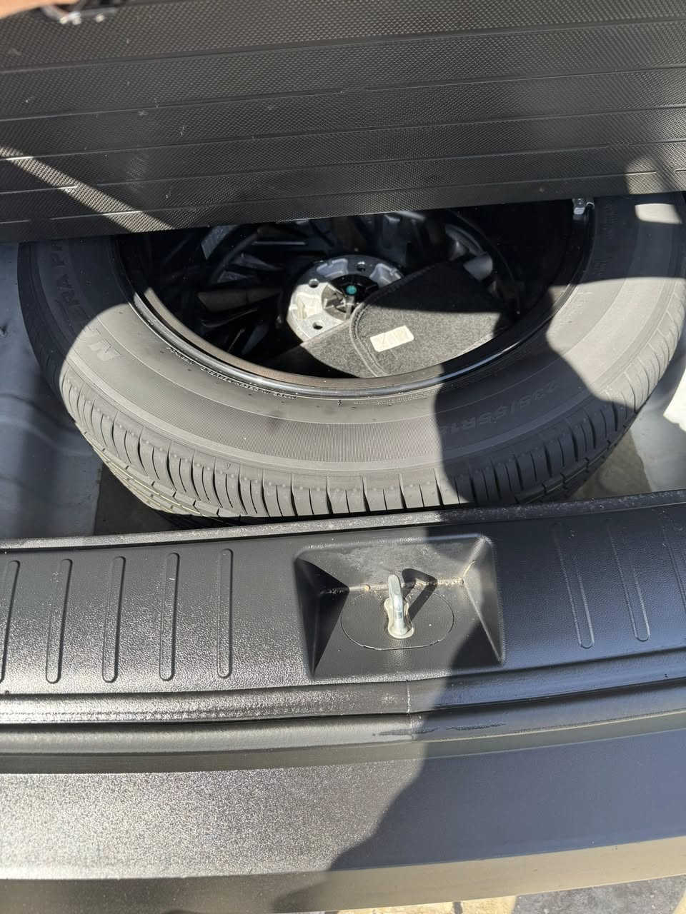 السلام عليكم توسان موديل ٢٣ كفاله عامه رقم بغداد ماشيه ٦٣ السعر ٢١٥ بيهه مجال حك الجيه 
***********
