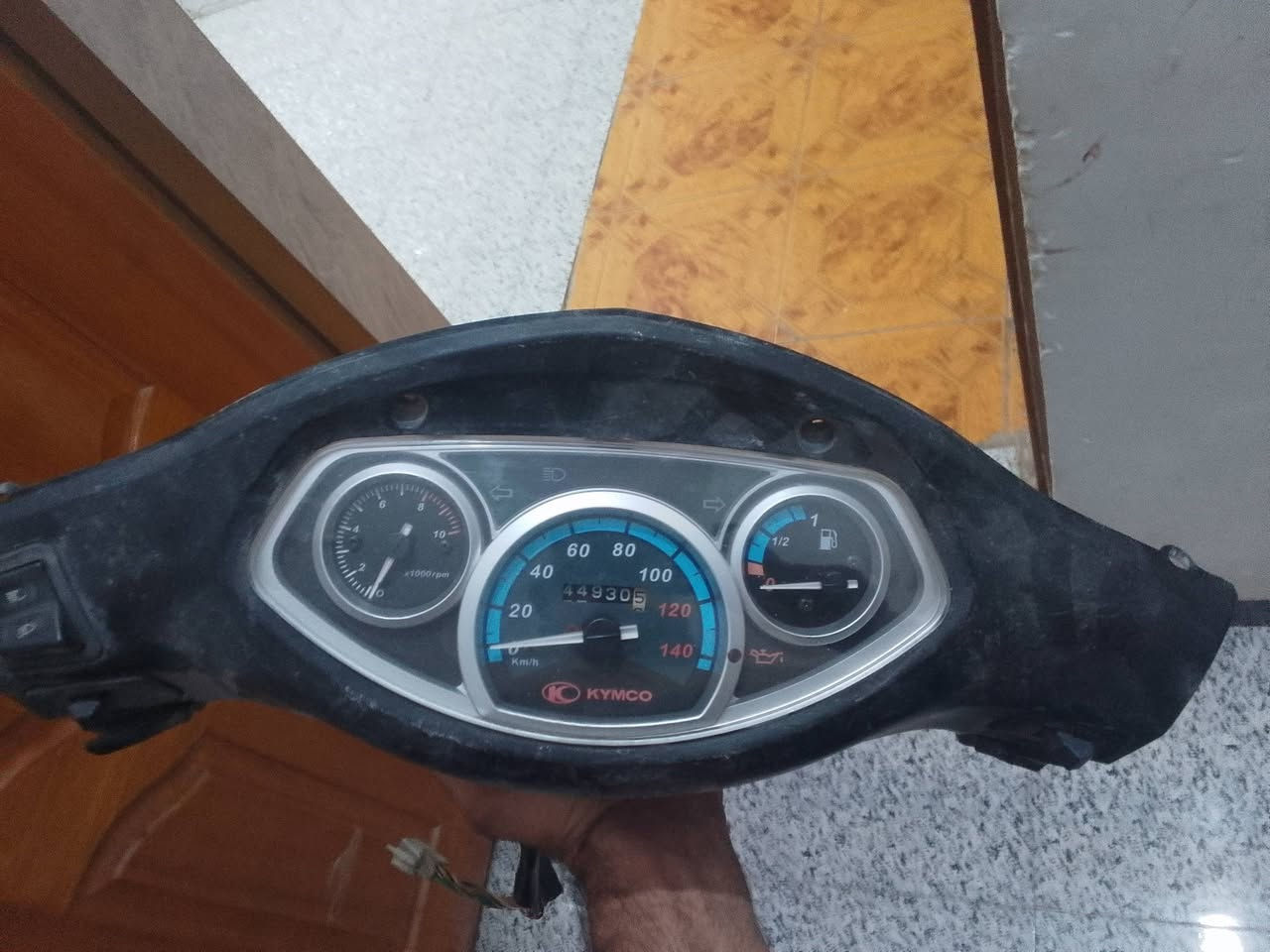 عداد كامكو g4 كولش نظيف حاويه مع السواد والدكم بلاد عل فحص تفحص ويشتغل بالكامل ياله تاخذه السعر تفضل خاص وتدلل او تتصل بالرقم ***********

