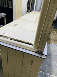 السلام عليكم ورحمة من رخصت الادمن ميز للبيع الطول 3امتار و60/العرض 85/ حته الجام ماله موجود/العنوان العلم حي العسكري ***********
