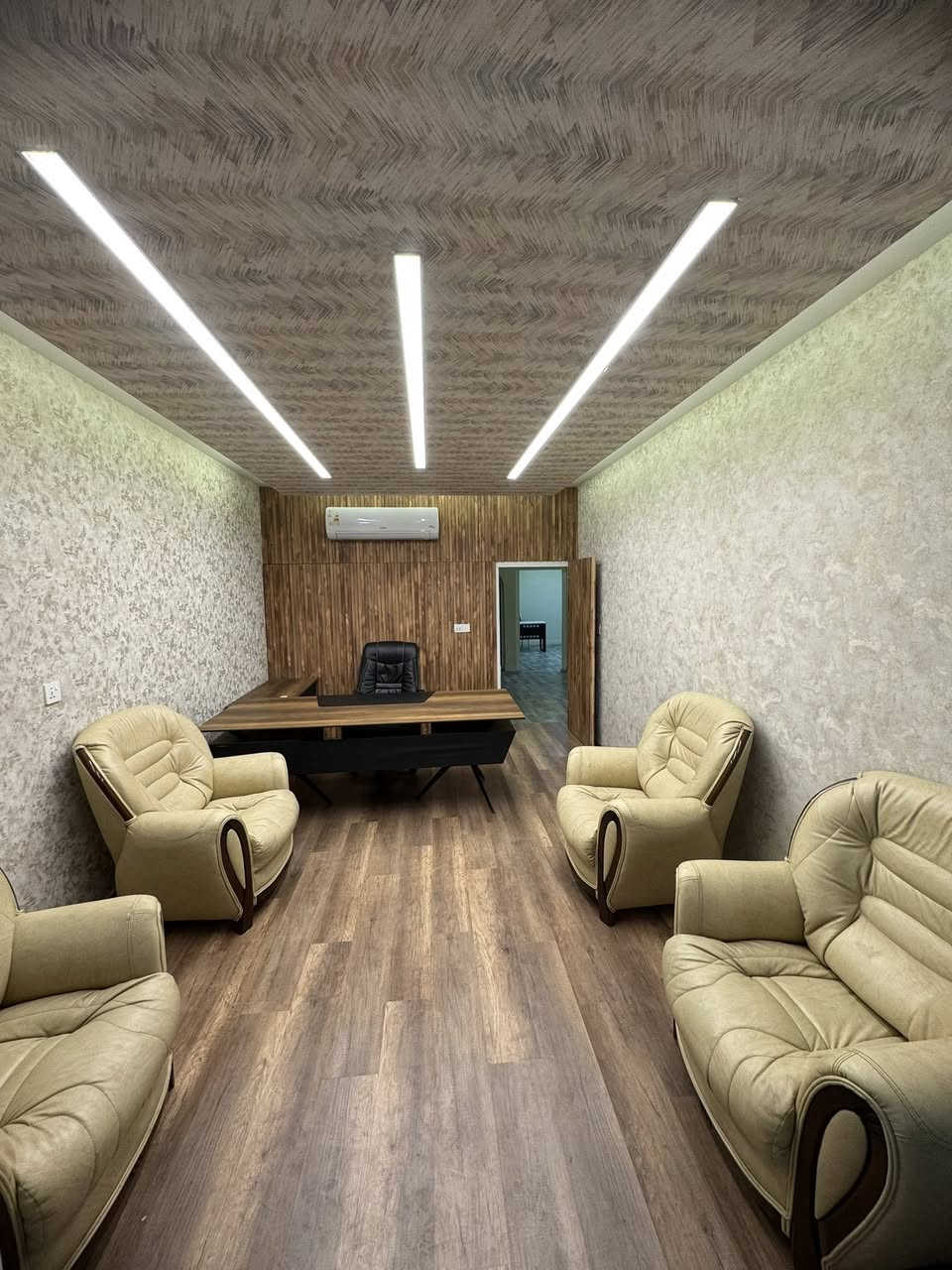 🔹شركة  #ViewVilla  للعقارات 
🔸سند طابو يتسجل بإسم اي عراقي
💲السعر 14 شدة 

☣️لدينا عروض تناسبك انظموا معنا على التلگرام 👇
https://t.me/viewvilla70

▪️منزل تجاري ع شارع سايدين رئيسي
📍أربيل_ المهندسين_ مقابل فلوريا ستي 
➖مساحة 160 متر طابقين
➖يتكون من 4 غرف نوم - إستقبال- مطبخ-مطبخ عمل-مخزن-صحيات لكل طابق 

للتواصل 📞
***********
***********
