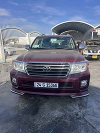 لاندكروز • ٢٠١٥ • ١٤٠٠٠٠ كم