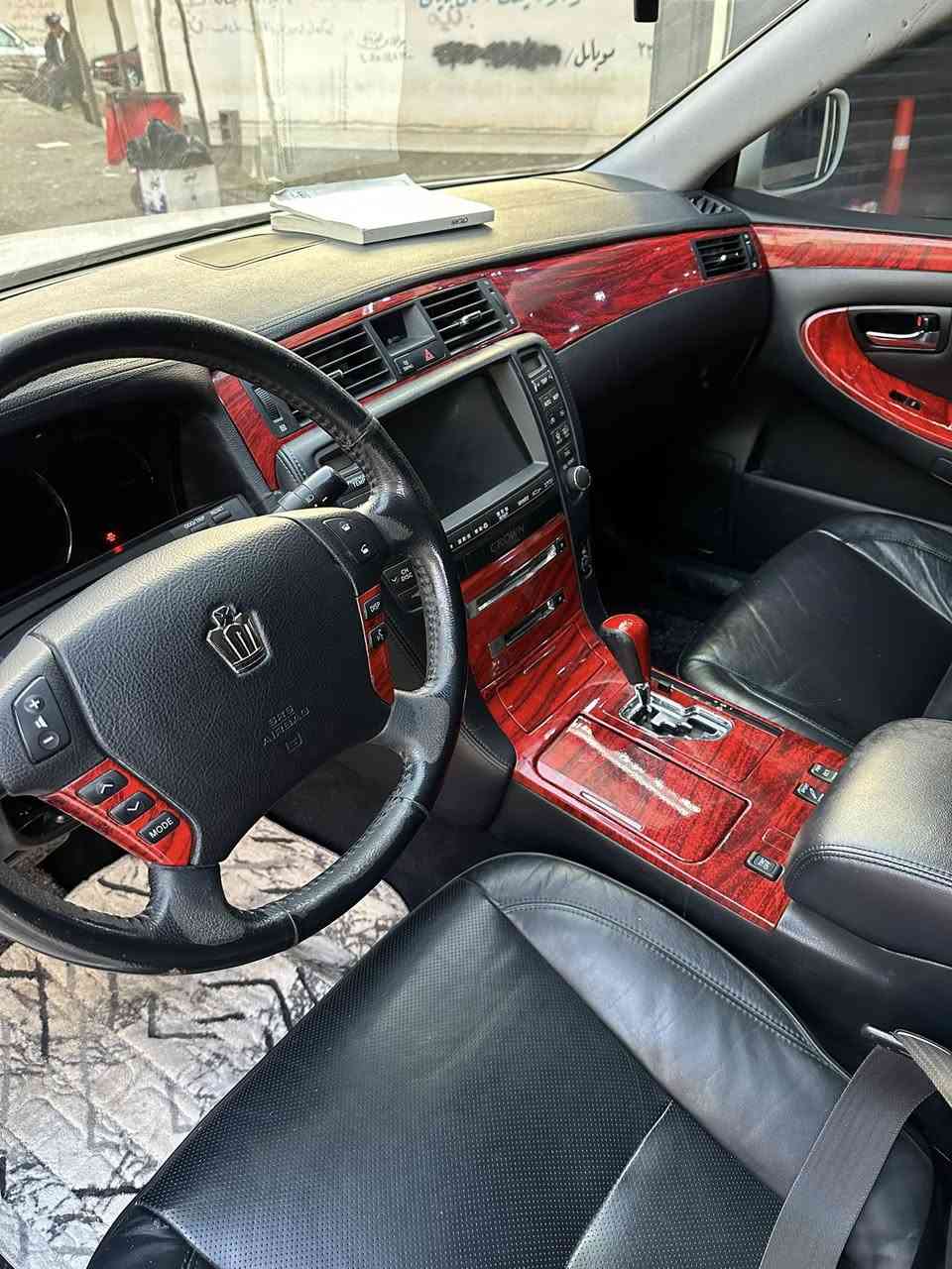 سەرەتا بەناوی خوای گەورە 

شاهینە بڕاوە بڕاوە 
٢٠٠٧ 
سێ دووگمە جڵد و هیتەر 
سەیارەکە کامل جایزە بڕێکی بەستراوە
جامەکانی هەگیراون 
سرێڤز کراوە 
چوار تایەی لۆکی لە ژێردایە 
بلوتزی بیلادی بۆ بەستراوە
کارەبایی مەزوبت کراوە 
شوێن بڕاوەکەی چاک کراوە 
تەقەو ڕەقە و شتی نیە سەیارەکە توند و تۆڵە

تکایە گەر موشتەری نیت پرسیار مەکە 
***********
