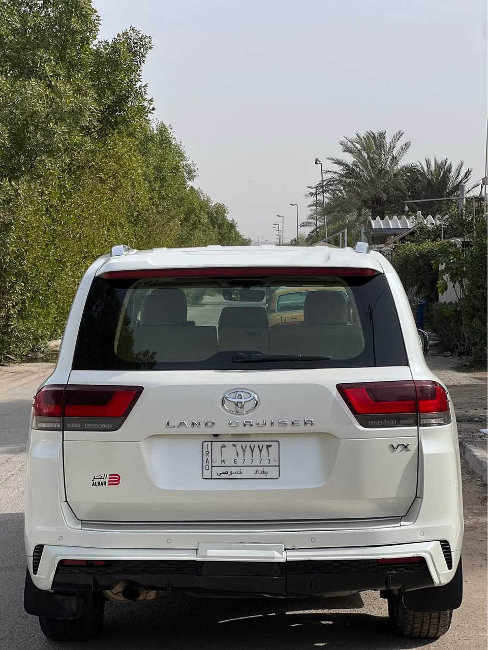 السلام عليكم 
لاندكروز ٢٠٢٢ vx بريم رقم بغداد السياره بيها مكانات بارد بسيطه فقط السعر 580$ 
*********** بغداد, العراق
