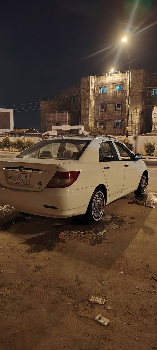 سلام عليكم بيوايدي للبيع موديل 12 سياره بيه تعمير دواير خلفيه ودوس والباقي كفاله كير مكينه جدد تخم تاير جديد بيه تحويره 14 سياره جاهزه للخير رقم قادسيه بسمي تحويل ثانيوم مكان السياره بابل حله ***********(السعر 65 وبيه مجال كلش بصيط)
